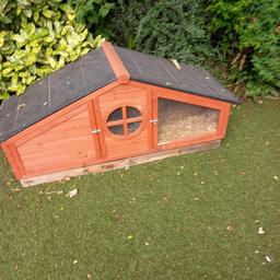 hutch for sale in good condition will be fully cleaned out water tight