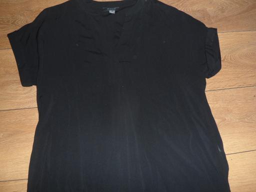 Buy & Sell Greater Manchester Manchester - Photos for BLACK V NECK BLOUSE SIZE 12