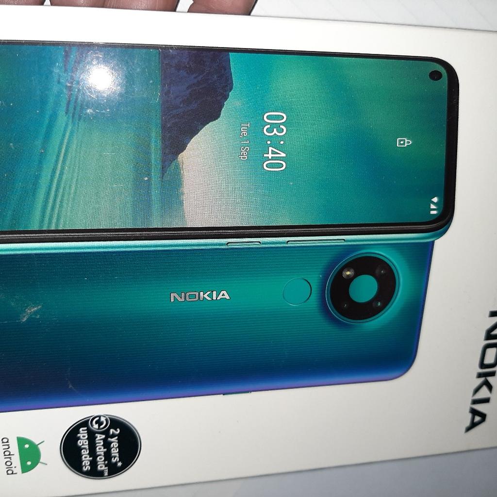 Ich biete hier ein ganz neues Handy von Nokia was nur ein mal für 2 Tage im Gebrauch war .
Es ist sehr hübsch in Lila aber noch ohne Hülle .
Bei Fragen bitte anschreiben