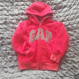 Boys red zip up hoodie/top from GAP. aged 4-4 years. collection from Romford RM7