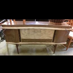 1960s FORMICA SIDEBOARD
PICK UP FROM MATCHBOROUGH WEST REDDITCH B98
Can deliver locally for fuel to door step