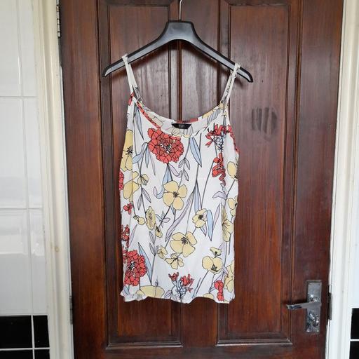 Buy & Sell Greater Manchester Manchester - Photos for Floral Top