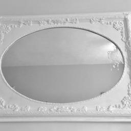 Large ornate mirror..
Size..36” x 26”
Collection..Farnborough