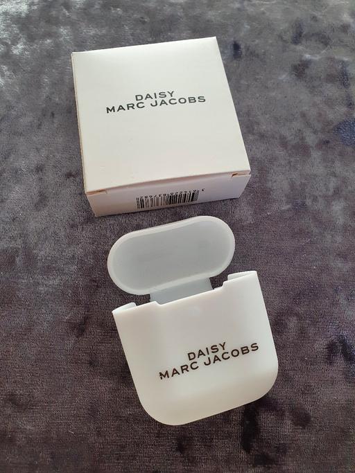 Buy & Sell Staffordshire Stafford - Photos for DAISY MARC JACOBS AIRPODS CASE