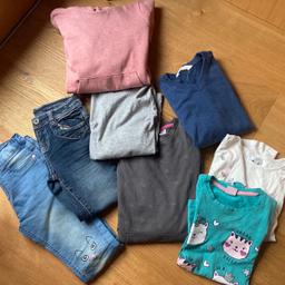 Verkaufe Mädchen Bekleidungspaket:
2 Jeans 104 + 122 
2 Long Pulli 128 + 110/116
1 Strick Pulli 122/128
1 Langarmshirt 134
1 T-shirt 122

Gebrauchsspuren vorhanden 
Abholung oder Versand möglich (5€).