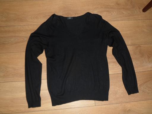 Buy & Sell Greater Manchester Manchester - Photos for LADIES V NECK JUMPER 14