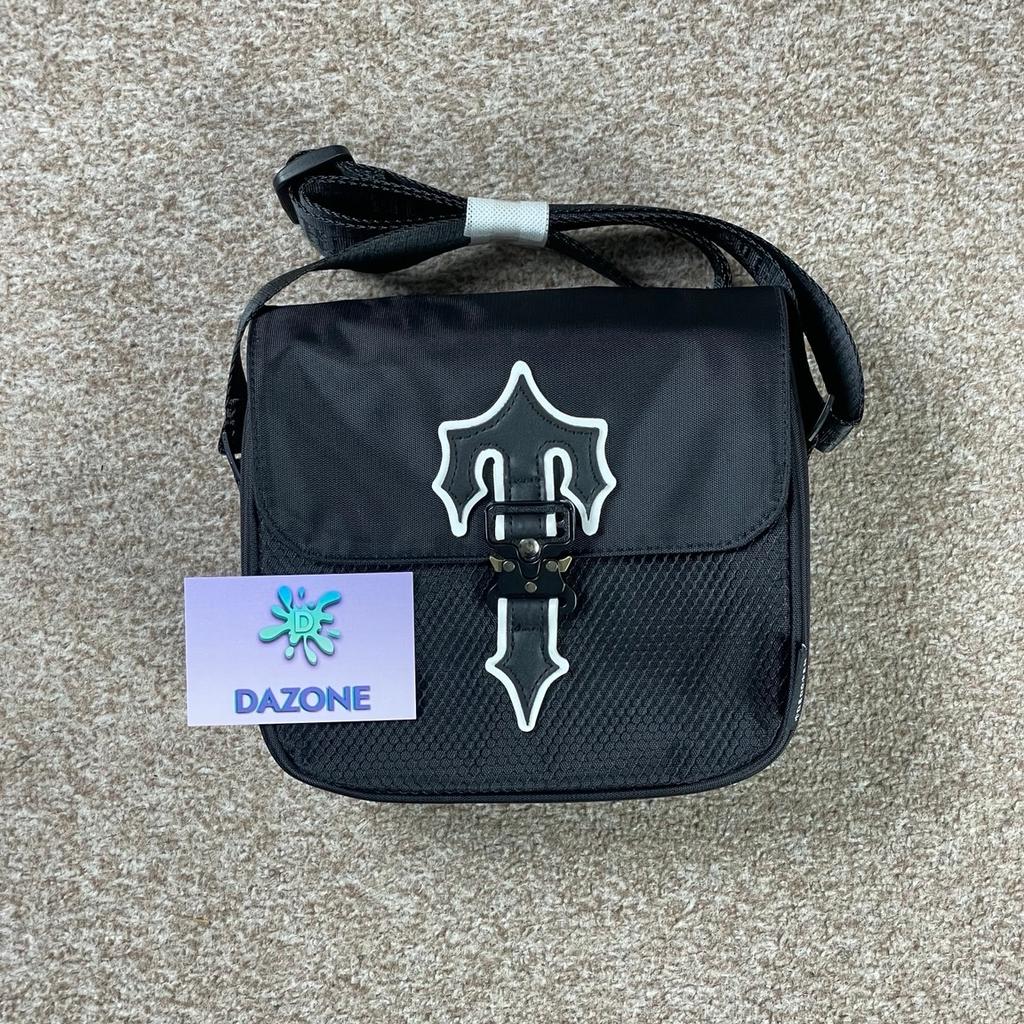 Black Trapstar Irongate T CrossBody Bag in UB4 Hillingdon for £65.00