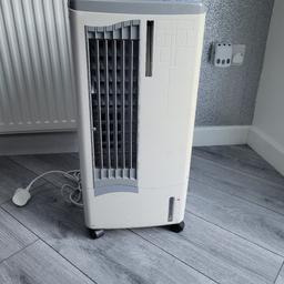 **OPEN TO OFFERS**
In good working order. Has wheels so you can easily move it around from room to room. Ideal for these hot summer days to keep you cool. Will need a vent pipe.
£75 ono COLLECTION ONLY
Plz view my other items to get full details & prices. Thank you😊