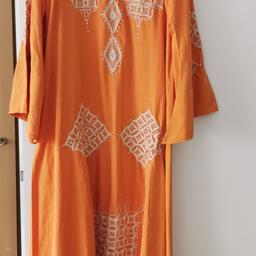 Verkaufe hier ein sehr gute erhaltene Damen oriantalische abaya Gr L in Orange Farben wenig getragen wie neu.