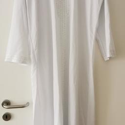 Verkaufe hier ein sehr gute erhaltene Damen oriantalische abaya Gr XL in weißen Farben siehe Bilder.