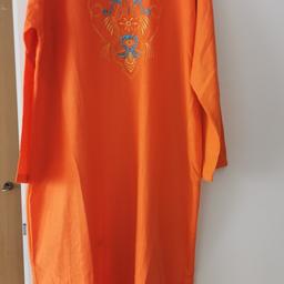 Verkaufe hier ein sehr gute erhaltene Damen oriantalische abaya Gr XXL in orange Farbe wenig getragen wie neu siehe Fotos