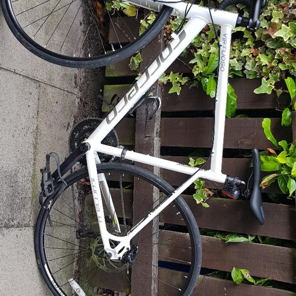 Carrera virtuoso black and white racing bike in immaculate condition as rarely used, size 54
