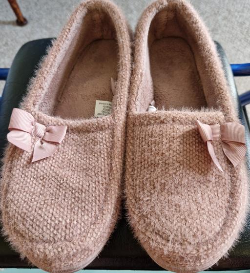 Buy & Sell Lancashire Preston - Photos for slippers (7)