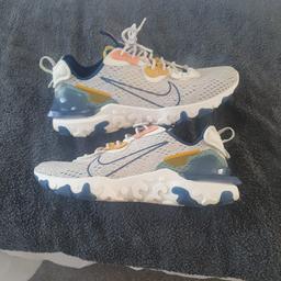 im selling a pair of nike react trainers like new size 9,5  ,,, £35.