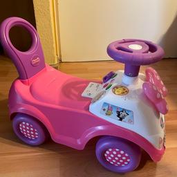 komfortables Spielfahrzeug für Kinder ab 12 Monaten