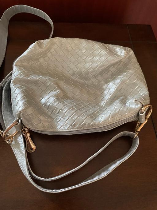 Buy & Sell North Yorkshire Middlesbrough - Photos for Silver cross shoulder bag