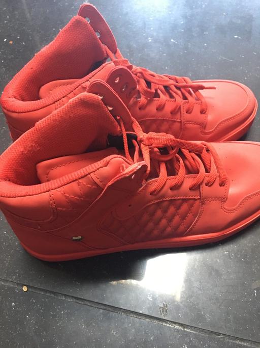 Buy & Sell East London Blackhorse Road - East London - Photos for Men’s red trainers