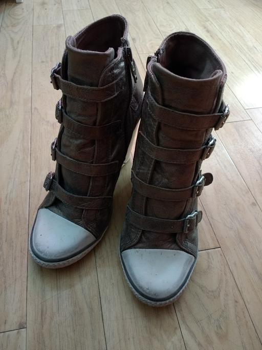 Buy & Sell Bedfordshire Central Bedfordshire - Photos for Limited edition by Ash wedge boots. Size 6