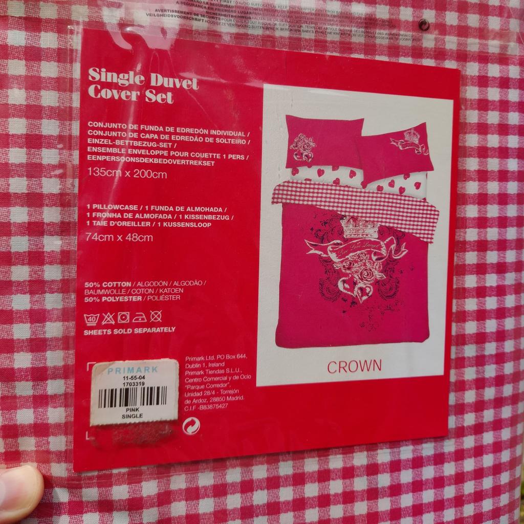 ■ PRICE: £10

■ CONDITION: NEW
▪ Still in original packaging, sealed
▪ Was stored in a room where somebody smoked, will need a good wash

■ EXTRA INFO:
▪ Brand: Primark
▪ 1 pillow case (74cm x 48cm)
▪ Duvet cover (135cm x 200cm)
▪ Colour: pink + design says 'live love laugh'
▪ Bought for £15+
▪ Selling as moving house/downsizing

--------------------

Collection (M34 5PZ)

--------------------

Tags: bedding duvet pillow mattress single bed kids bed double bed girls boys unisex bedroom bnwt gift sale cheap bargain linen bed frame manchester Gorton Ashton Denton Openshaw Droylsden Audenshaw hyde tameside north west salford ancoats stockport bolton reddish oldham fallowfield trafford bury cheshire longsight worsley