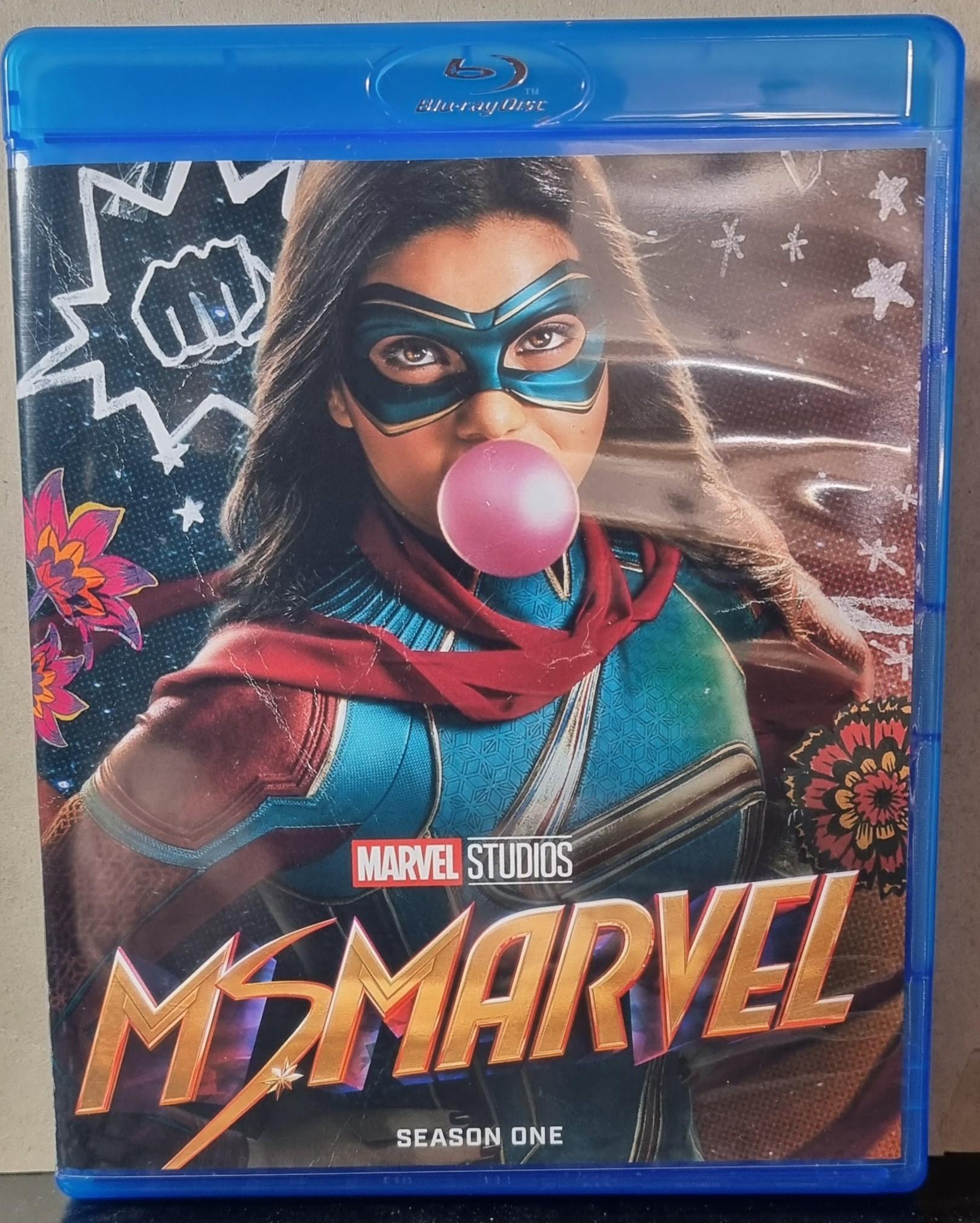 Ms MARVEL COMPLETE SEASON 1 BLU RAY UK in LE2