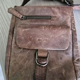 Verkaufe braune Echtledertasche im Vintagelook von Maestro.

Nichtraucherhaushalt, Versand gegen Kostenübernahme möglich.