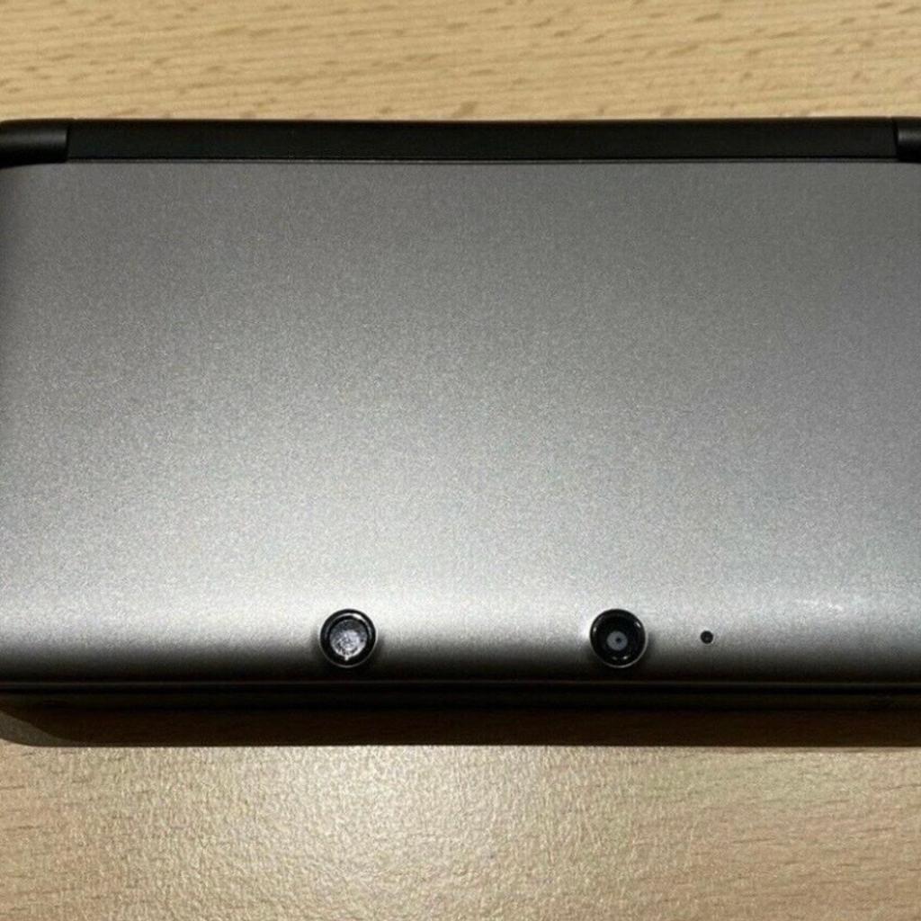Verkaufe eine grau/schwarze Nintendo 3DS XL mit Case, Netzkabel und 4 Spielen.
Die Konsole ist im Top-Zustand und weißt keine Gebrauchsspuren auf.

Bitte beachten:
Da es ein Privatverkauf ist, besteht keine Garantie oder Rücknahme. Ich schließe jede Haftung für Sachmängel aus. Die Haftung auf Schadenersatz wegen Körperverletzungen sowie bei grober Fahrlässigkeit oder Vorsatz