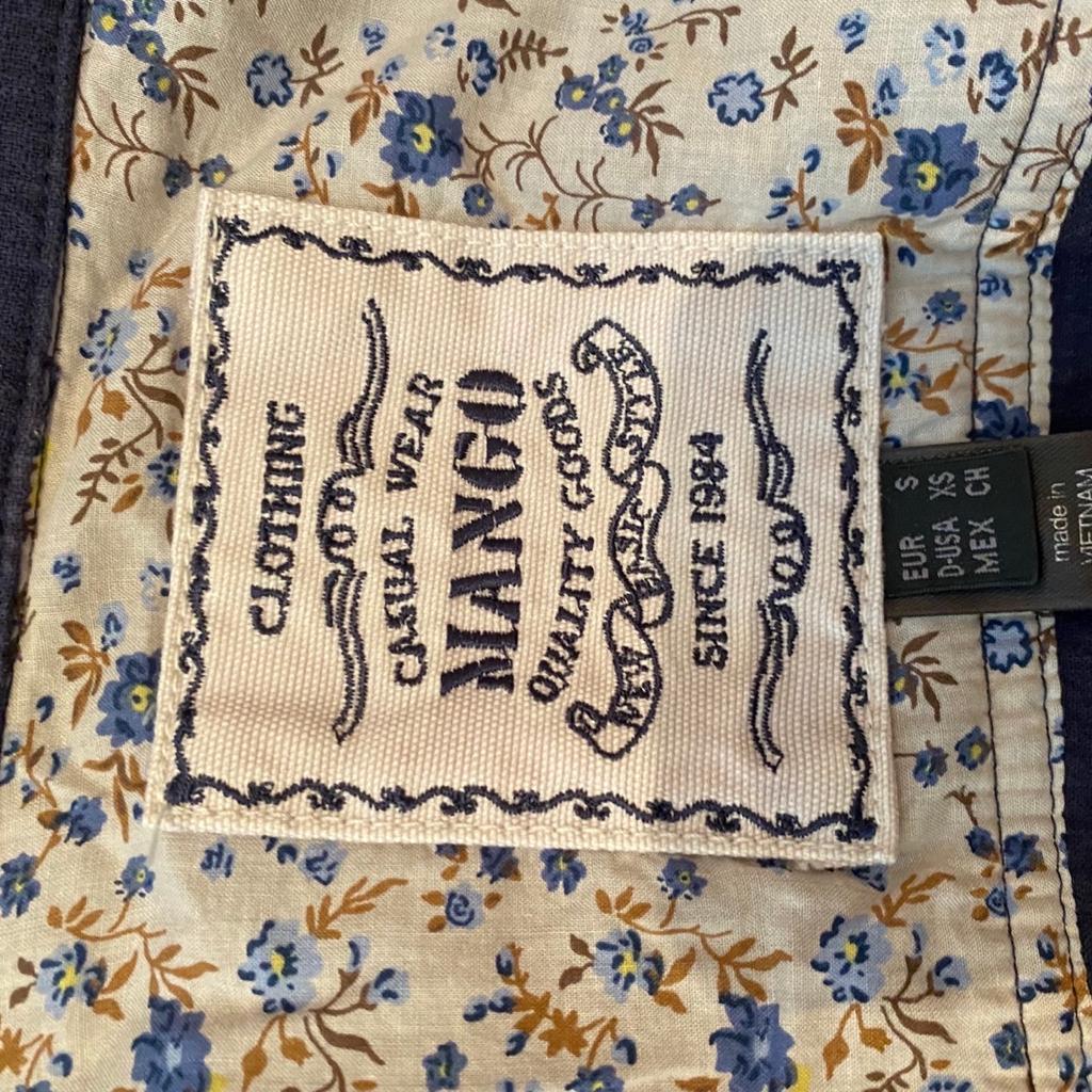 Jacke in der Gr S, Farbe blau, Marke ‚Mango‘
Leichte Baumwolle
3/4 Ärmel