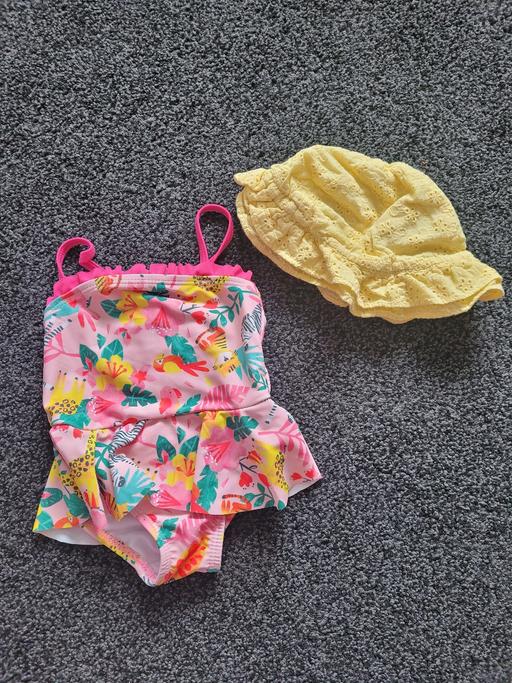 Buy & Sell Tyne and Wear Gateshead - Photos for Girls swimsuit and hat 3-6 months