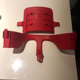 Biete Sitzverkleinerungen von Stokke für Tripp Trapp Stuhl in Farbe rot 
