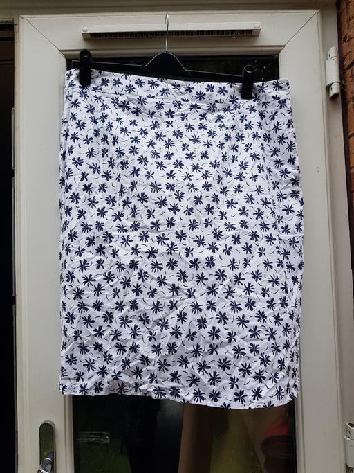 Buy & Sell West Midlands Birmingham - Photos for New Ladies 20 Skirt M&S