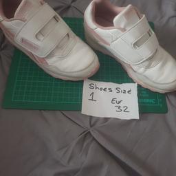 Reebok girls white/pink trainers size 1 (32)
hardly worn, very good condition 
from a smoke free home