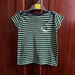 Ralph Lauren blue green stripe anchor t shirt
Very Good condition but some fading on the anchor (see second pic)
Bargain
Bundle discounts available
Size age 4 U.K.