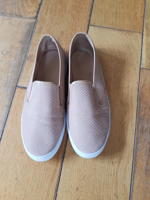 Buy & Sell Barking and Dagenham Dagenham - Barking and Dagenham - Photos for beige slip ons size 6 worn once