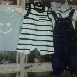 BRAND NEW BOYS CLOTHES 

1 X BRAND NEW WHITE AND NAVY STRIPED ROMPER SUIT BY F&F
1 X BRAND NEW - PALE BLUE T-SHIRT FROM UNITED COLOURS OF BENETTON WITH A SMILE
1 X NEVER WORN DENIM DUNGAREES WITH WHITE TOP AND ANCHOR THEME

PLEASE SEE PHOTO