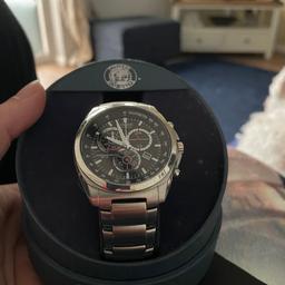 NOT FREE - please read

Gorgeous quality watch previously listed for “£50 needing a new battery” and I was kindly advised it just needed light to recharge and it did!

I had offers for £50 when it wasn’t working so looking for BEST AND FINAL OFFERS now that it’s a beautiful watch in working order