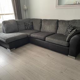 Used right hand facing corner sofa
Still available from dfs for £1059
Ready for collection
Viewings welcome
Still in good condition NO RIPS/TEARS
£250 ONO