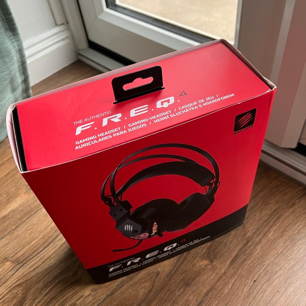 Brand new in box never opened F.R.E.Q 4 gaming stereo headset by Mad Catz.
Equipped with supersized 50mm Neodymium drivers remarkable audio.
With virtual 7.1 surround sound.
Perfect for tournament play!