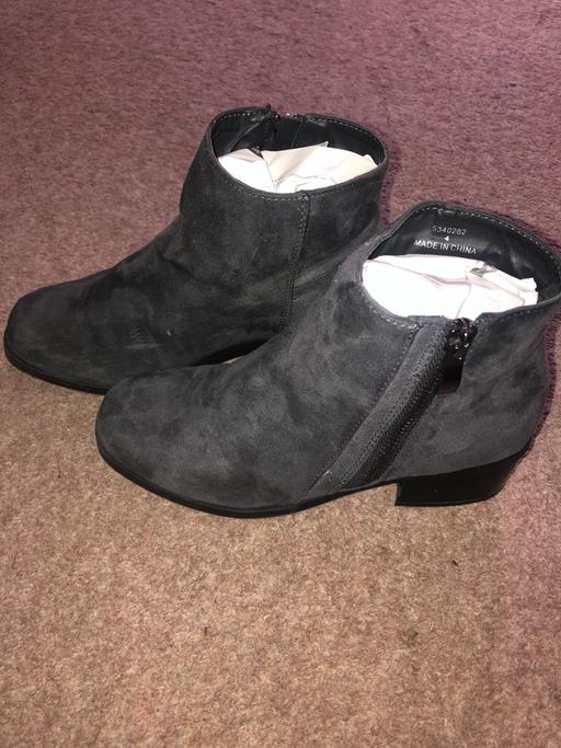 Buy & Sell East London Stepney Green - East London - Photos for Grey suede boots