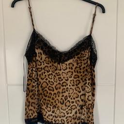 Zara top
Size large
Smoke and pet free house
Good condition
