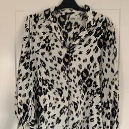Topshop top
Size 12
Smoke and pet free house
Good condition