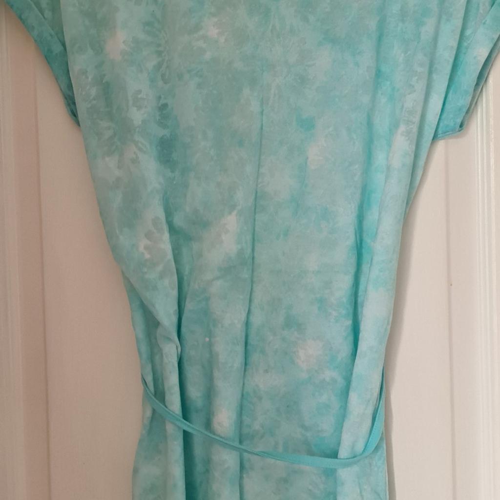 Brand New:
George
Turquoise
Cover Up Dress
Size 14
Belt