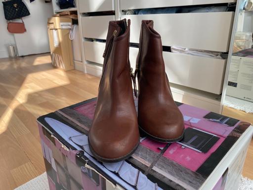 Buy & Sell West London Shepherd`s Bush - West London - Photos for River island dark tan leather boots size 8