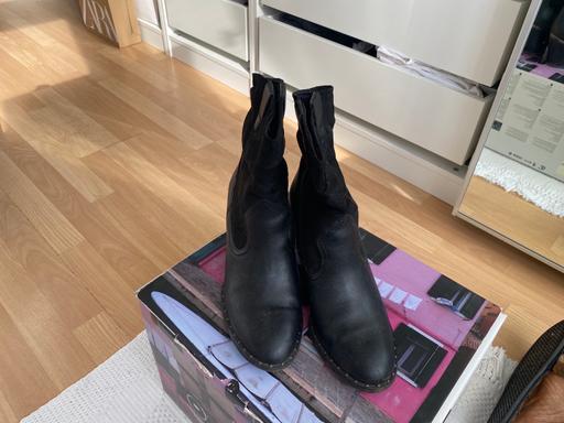 Buy & Sell West London Shepherd`s Bush - West London - Photos for Black ankle boots in size 7