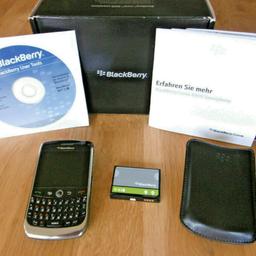 BlackBerry Curve 8900 Black (02113)

SIMLOCK FREI - UNLOCKED

    in originaler Verpackung
    mit Blackberry Hülle
    mit Handbuch auf Deutsch
    Blackberry User Tools auf CD

Deutsche Tastatur im QWERTZ-Layout mit beweglichem Trackball

    ESC- und Menütaste zur intuitiven Menüsteuerung
    hochauflösendes 2,44 Zoll-Farbdisplay mit 480x360 Pixel
    Verfügbare Funktionen: WLAN-kompatibel IEEE 802.11b/g
    Integrierter GPS-Empfänger
    Media Player für Audio und Video, Videoaufzeichnung