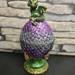 NO OFFERS ⚠️ PRICE IS SHOWN 
BRAND NEW IN BOX 
WON'T KEEP ON HOLD 

PLEASE SEE PHOTO INFO FOR POSTAGE DETAILS ❤️ 

Lightweight Emerald Dragon Scale Egg Trinket Box
18cm Approx
Spacious yet stylish
Cast in high-quality resin
Painstakingly hand-painted

£8.50 Collection Marston Green B37 
£12.50 Includes UK p&p Via Royal Mail