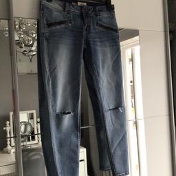 Stretch low waist skinny jeans

Excellent condition

PICK up from south Kirkby WF93DL
