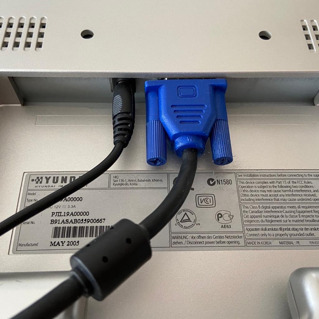 Verkaufe gebrauchten funktionierenden PC Monitor 19“ von Hyundai. HDMI Adapter auf VGA inklusive.
Nähere Daten den Fotos entnehmen

Abholung in Altdorf/Nürtingen
Keine Rücknahme oder Gewährleistung