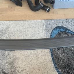 Range Rover L322 rear bumper tread plate trim  plate back boot tread plate in good used condition - official Range Rover part, has one small area of damage as pictured however could be repaired and not overly noticeable