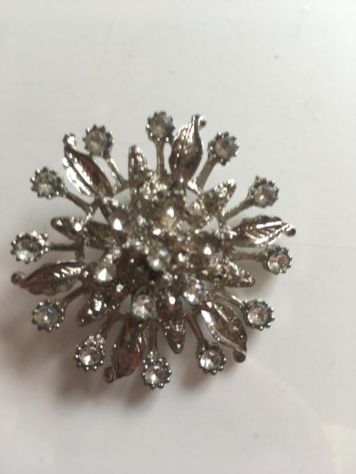 Buy & Sell North Yorkshire Scarborough - North Yorkshire - Photos for VINTAGE BROOCH - SPARKLY CLUSTER