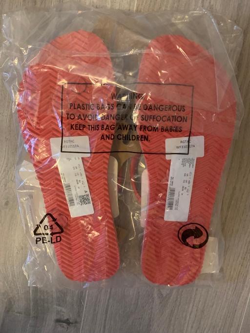 Buy & Sell Merseyside Saint Helens - Photos for Bnip pink superdry flip flops size medium